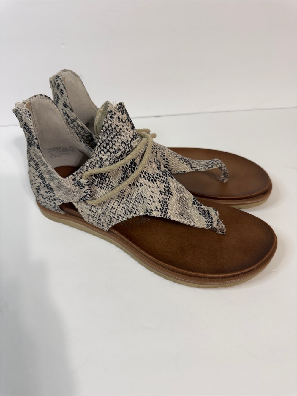 Very G Snake-Print Rope Thong Sandals in Beige and Black